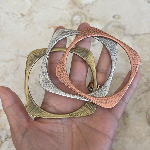 Tri-Colour Modernist Bangle Bracelets - Picture 5 of 6